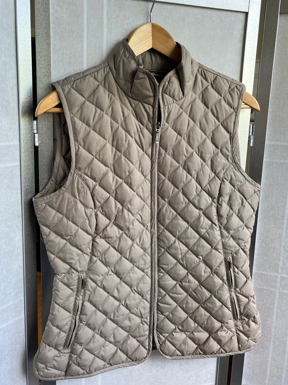 Eddie Bauer Quilted Puffer Vest Taupe Lightweight Zip Front Pockets Size S